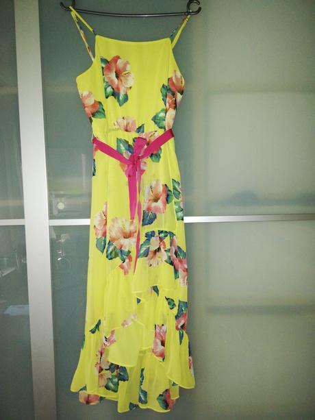 Ľahučké veľmi kvalitné šaty motivi /38/, m