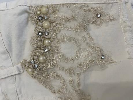 Nádherne zdobené riflové kraťasy, 26