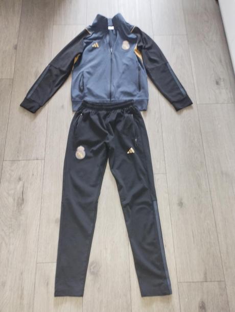 Tepláková súprava, 152