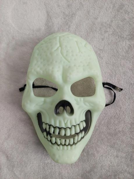 Kostra karnevalový overal + svietiaca maska 152,