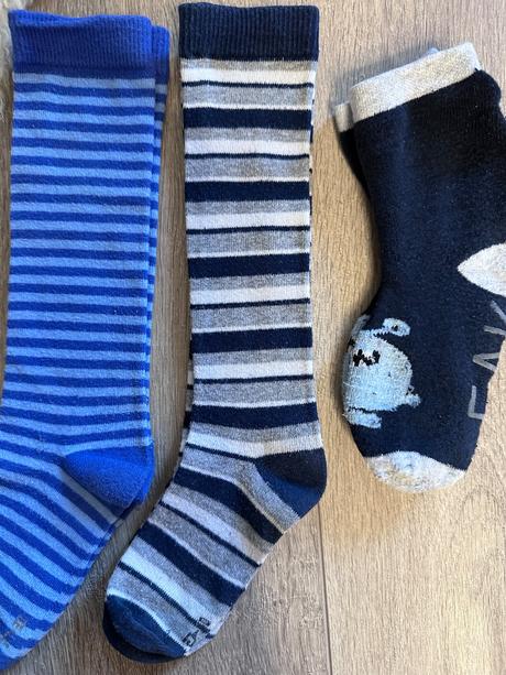 Podkolienky 27-30, 27