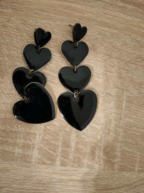 Bižutéria- náramky/náušnice/náhrdelníky/prstene, 