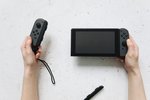 Ako riešiť problém s Joy-Con ovládačom na televízore?