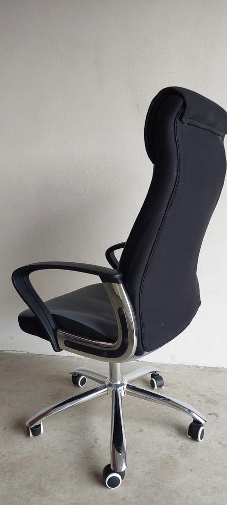 Kancelárske kreslo, 