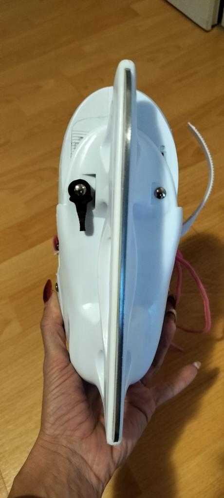 Dievčenské ľadové korčule, 31