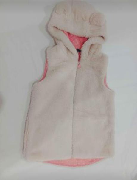 Vesta 122...1x oblečená, 122