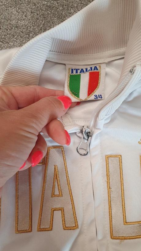 Mikina italia 104, piazza italia,104