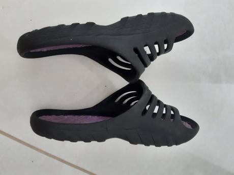 Predam slapky pre dievcatko, 28