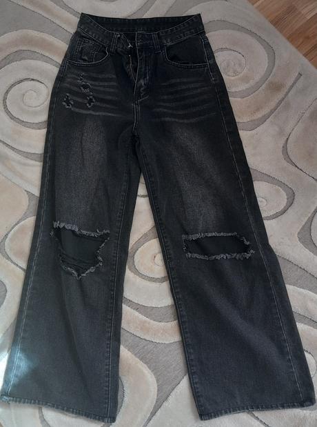 Roztrhané rifle, xs