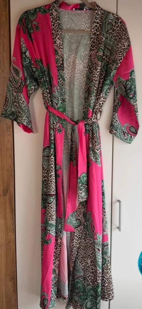 Satenove kimono, m
