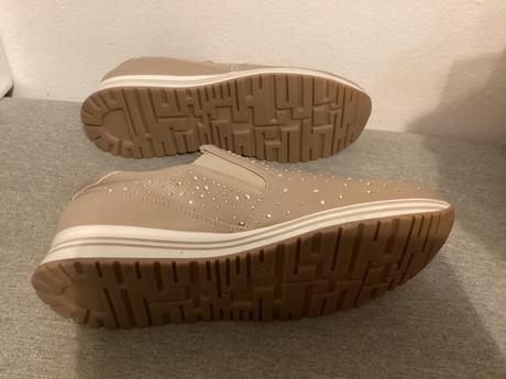 Topánky s kamienkami, graceland,41