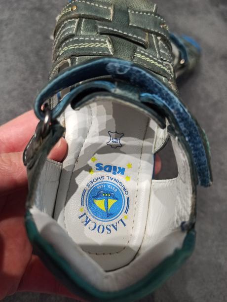 Sandálky, lasocki,24