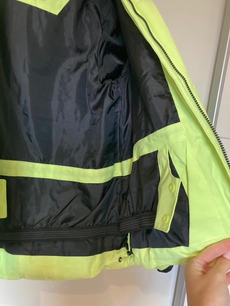 Lyziarska vetrovka, 158