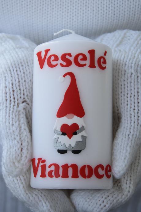 Sviečka s vianočným škriatkom,