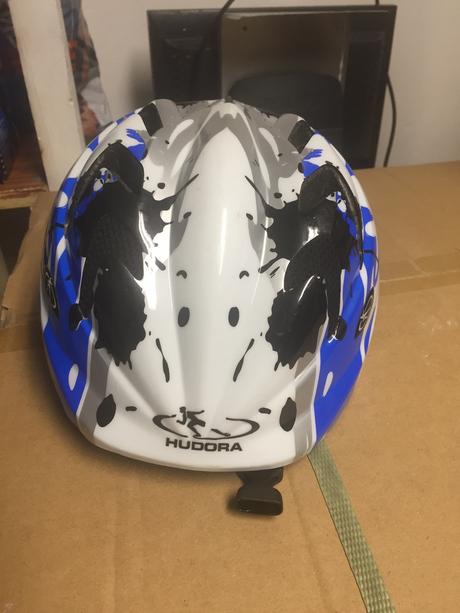 Cyklistická prilba, s