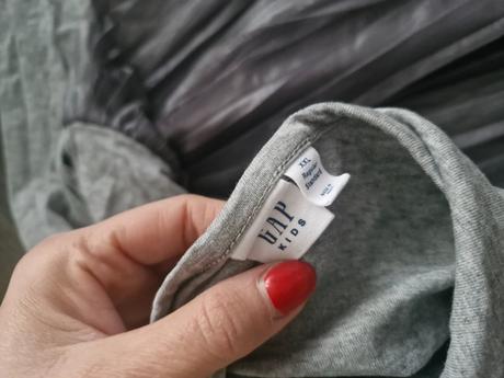 Krasne saticky gap s tylovou plisovanou suknou, gap,164