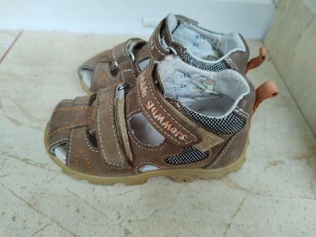 Roztomilé sandálky od baťu, bubble gummers,23