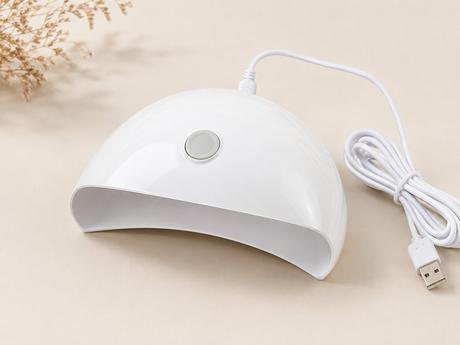 Led lampa na gélové nechty, 