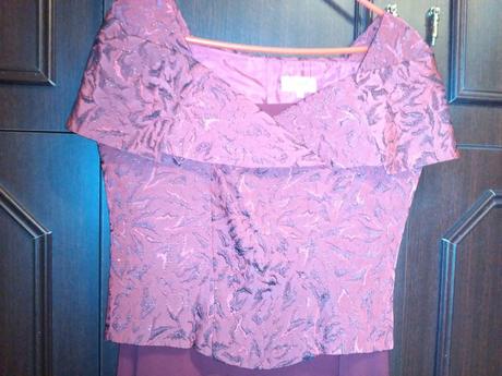 Spoločensky komplet, 38