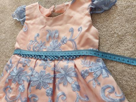 Slávnostné šaty s mašľou a čelenkou, 92