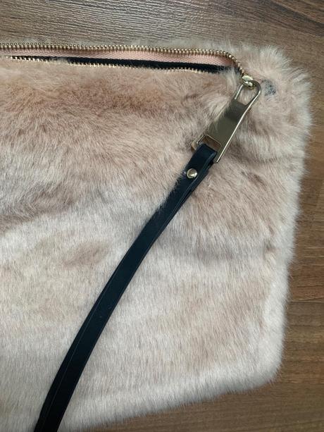 Plysovy clutch, zara