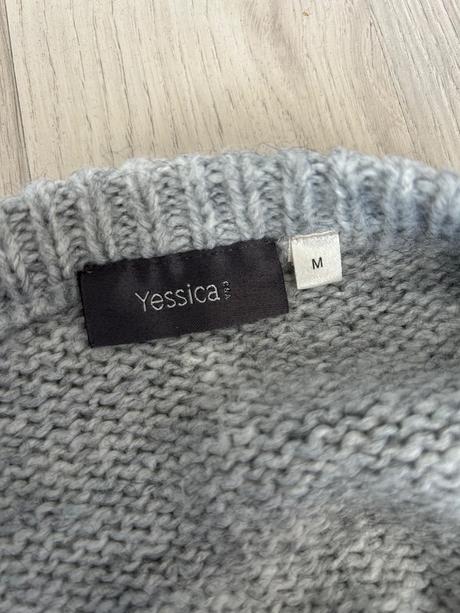 Bledosivý sveter s aplikáciou, yessica,m