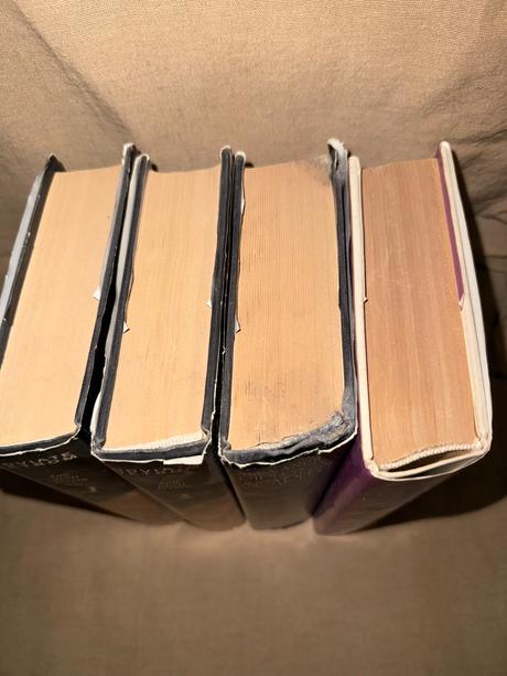 Rôzne knihy- len spolu, 