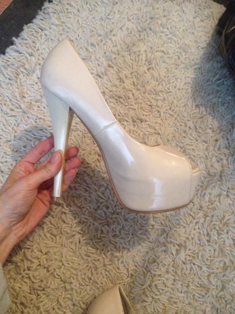 Leskle topanky, 37