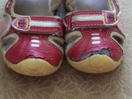 Sandálky s autíčkom už len na donosenie, 25