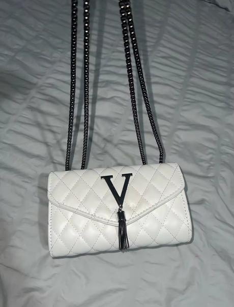 Luxusne vyzerajúca kabelka,