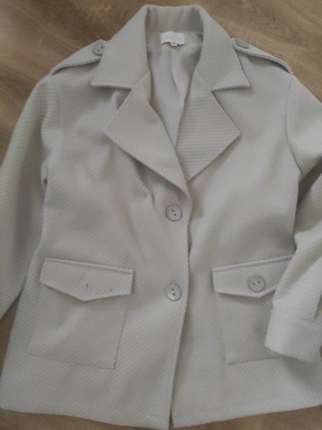 Prechodný kabatik, 42