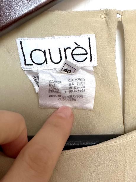 Hodvábna blúzka je od luxusnej značky laurel, l