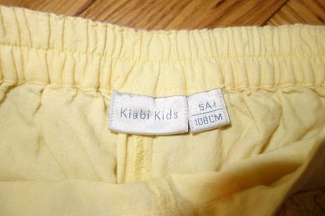 Kraťasy kiabi s kvetom, 110