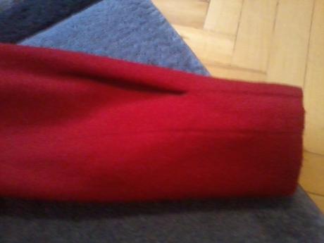 Červený kabát, 38