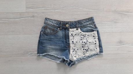 Kraťasy s čipkou, 134