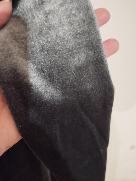 Krásne zamatové šaty, 38