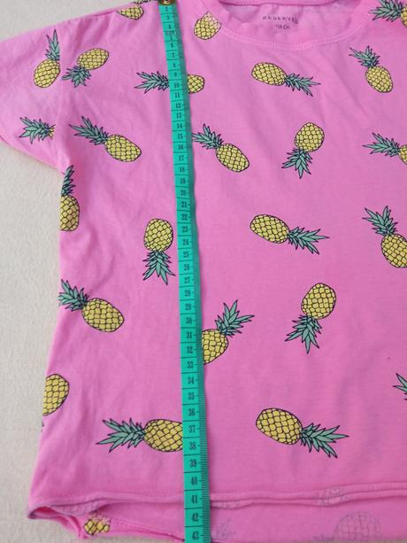 2x croptop, reserved,140