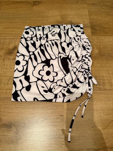 Čiernobiela mini sukňa, bershka,xs