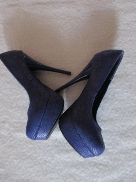 Znackove lodicky kitten velkost 37, 37