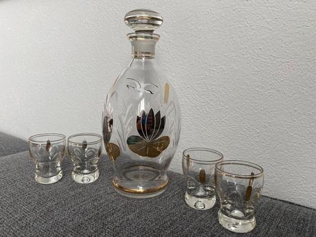 Retro karafa, štamperlíky, 