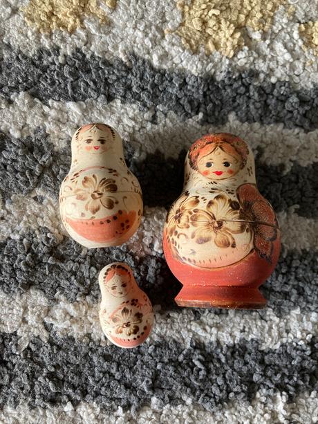 Drevená menšia matrioška, 
