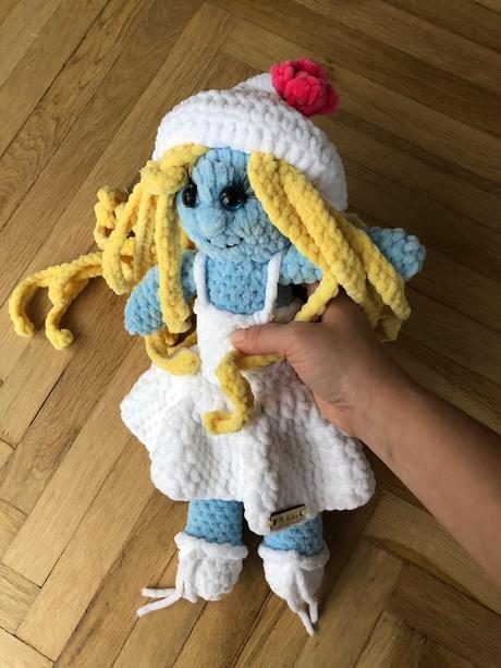 Háčkovaná hračka šmoulinka, 