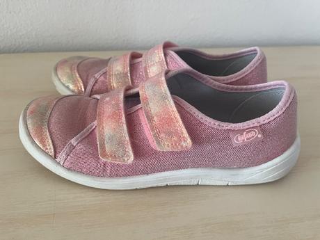 Platené tenisky, 34