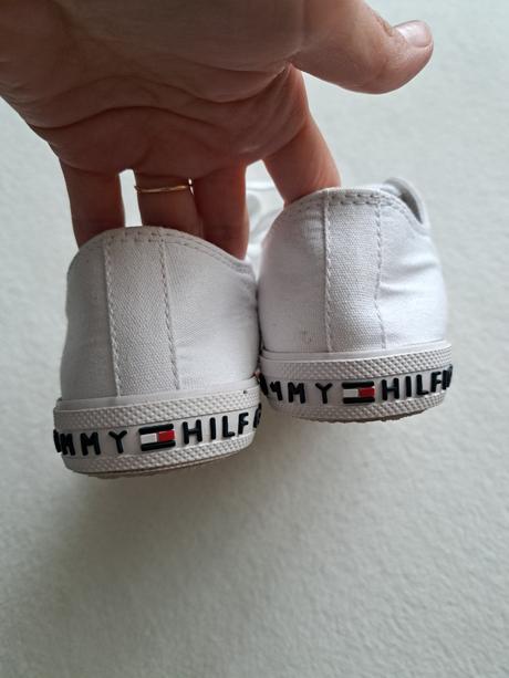 Th tenisky, tommy hilfiger,32