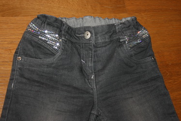 Čierne rifle s flitrami, č. 122, c&a,122