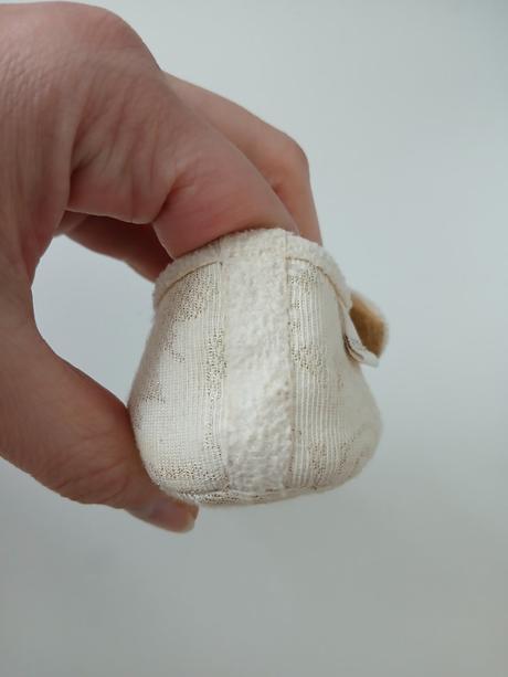 Luxusné capačky zn. escada, <17