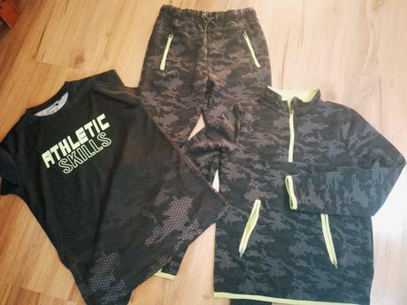 Tepláková súprava, 146