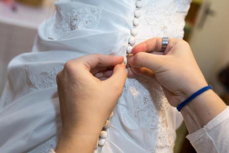 Predám svadobné šaty + 2 vesty, 38