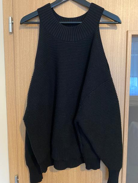 Sveter s vystrihnutymi ramenami, zara,s