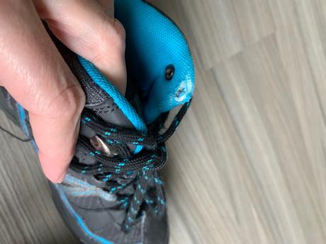 Turistické topánky, 32